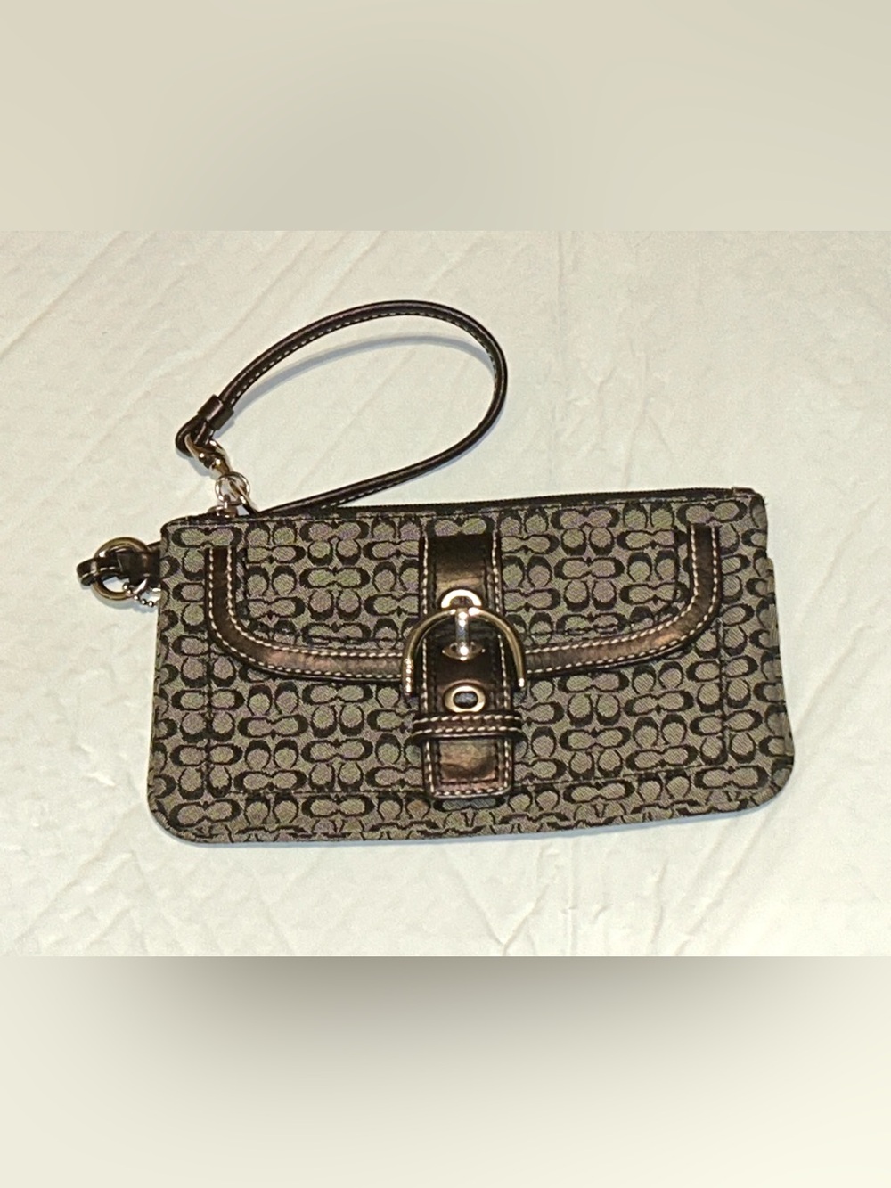 Vintage Y2K Coach Soho Signature Canvas Buckle Wristlet Clutch Black / Gray